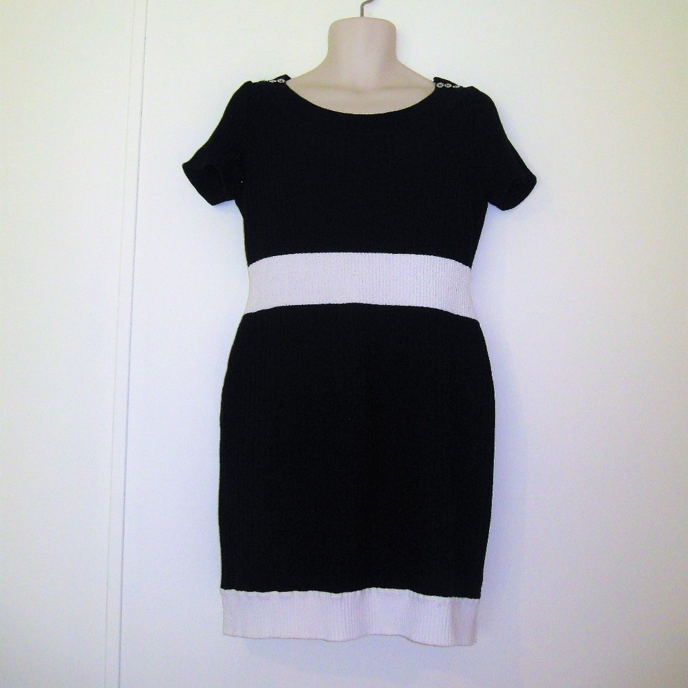 *LIKE NEW* ST.JOHN SPORT DRESS  BLACK&WHITE IN MED - Picture 7 of 7
